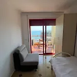 Casa Del Mar 2- 2br, Sea View Vollga *